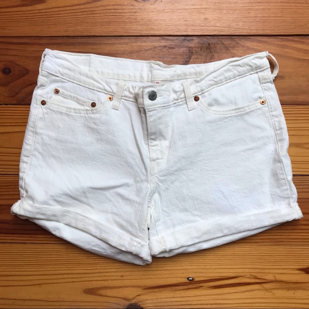 Levi’s White Denim Stretch Shorts, EUC, 29